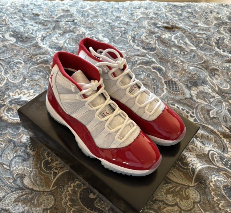 Jordan 11 Retro Cherry (2022)