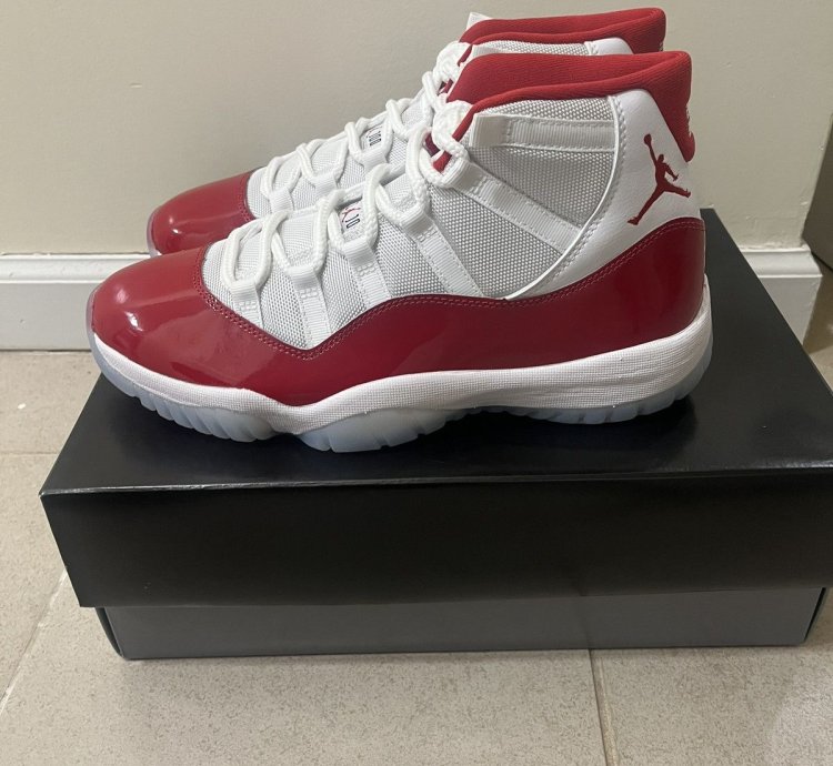 Jordan 11 Retro Cherry Sz 10us