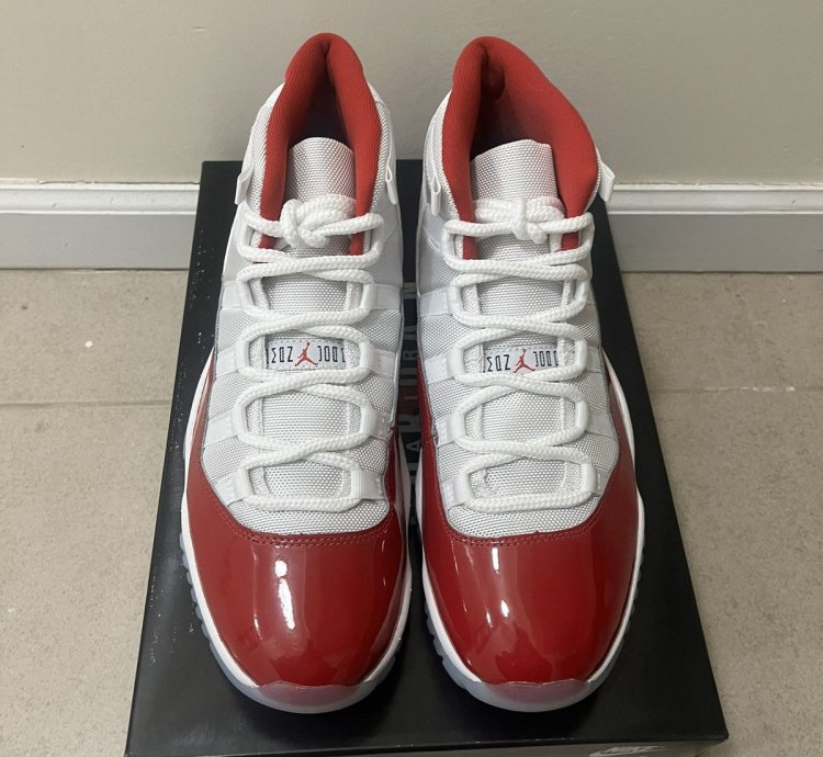 Jordan 11 Retro Cherry Sz 10us