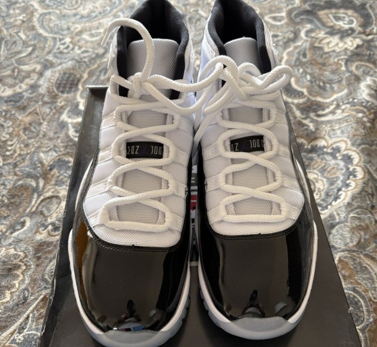 Jordan 11 Retro Concord (2018)