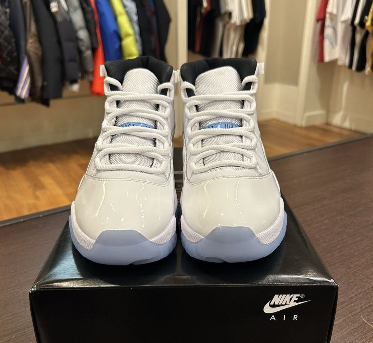 Jordan 11 Retro Legend Blue (2024)