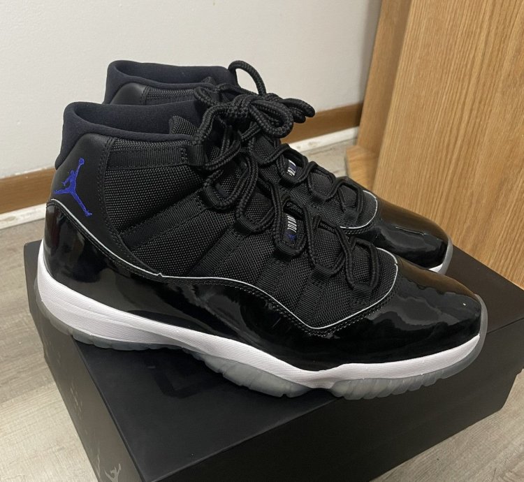 Jordan 11 Space Jam