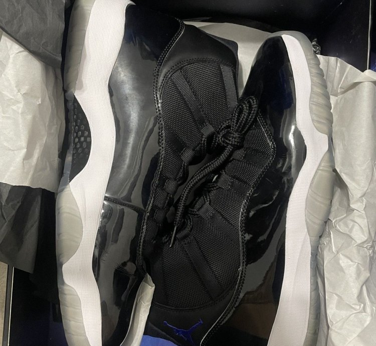 Jordan 11 Space Jam