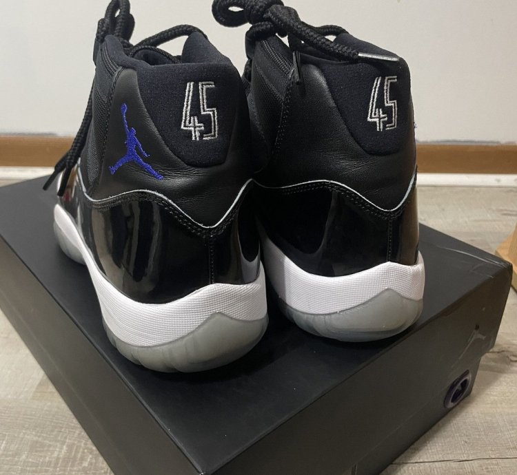 Jordan 11 Space Jam