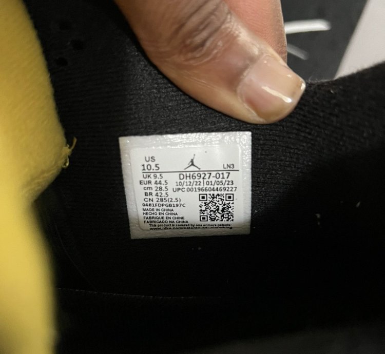 Jordan 4 Black and Yellow