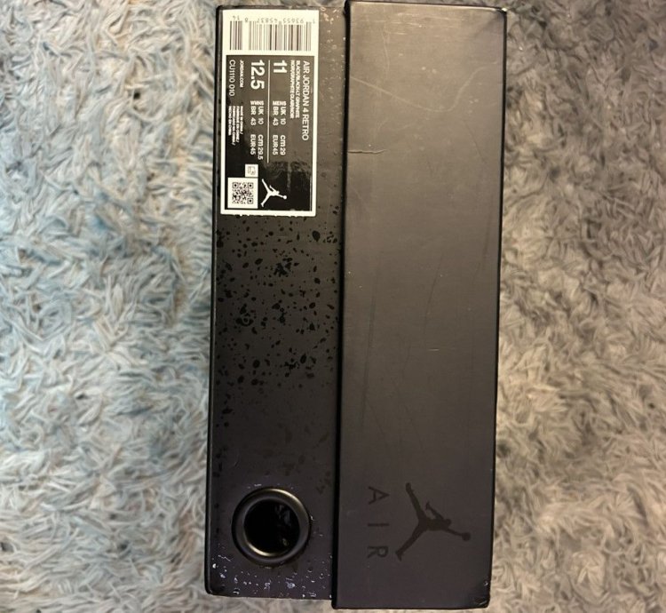 Jordan 4 black cat