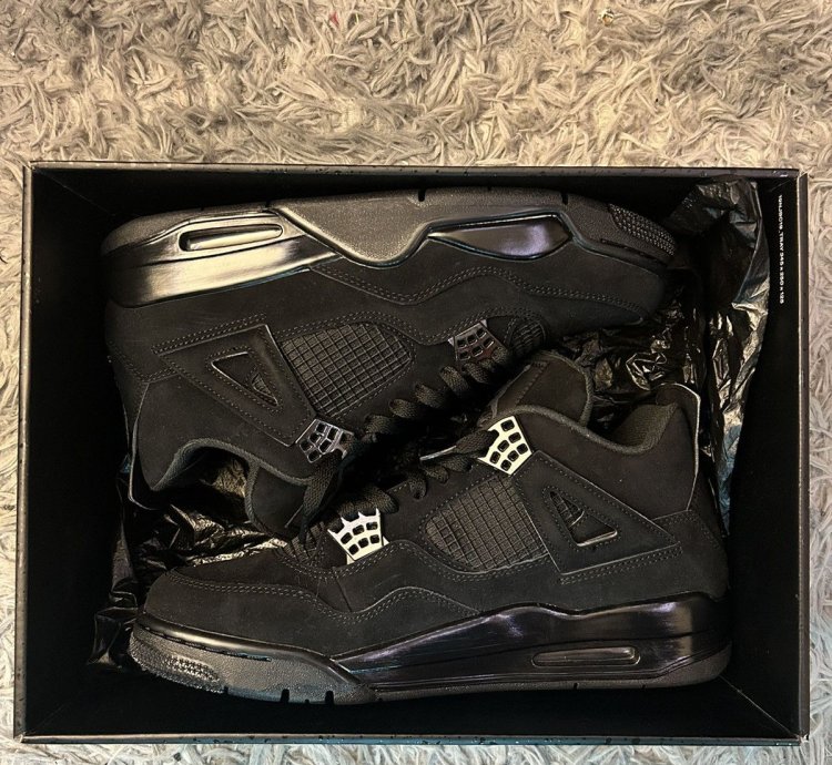 Jordan 4 black cat