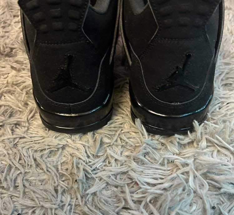 Jordan 4 black cat
