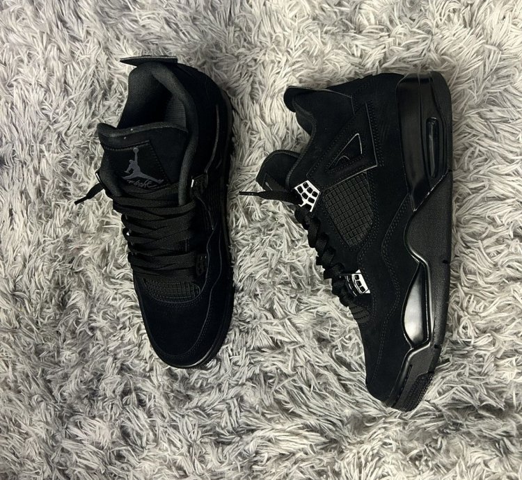 Jordan 4 black cat