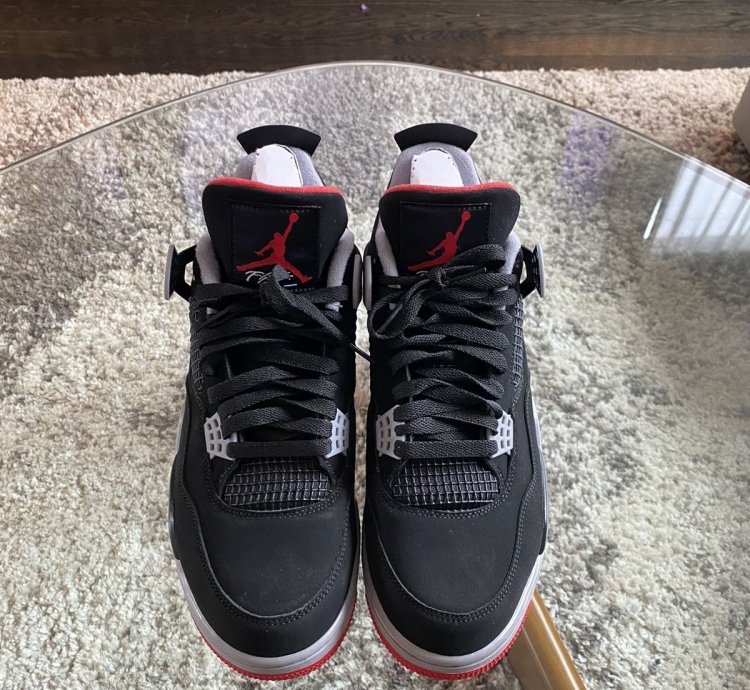 Jordan 4 Bred