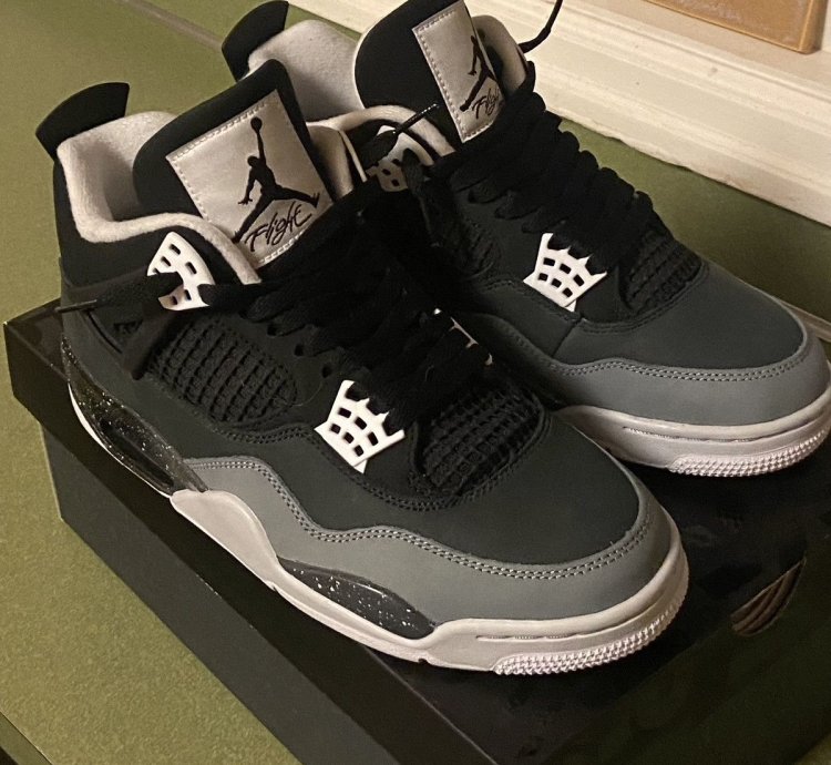 Jordan 4 Fear (2024)