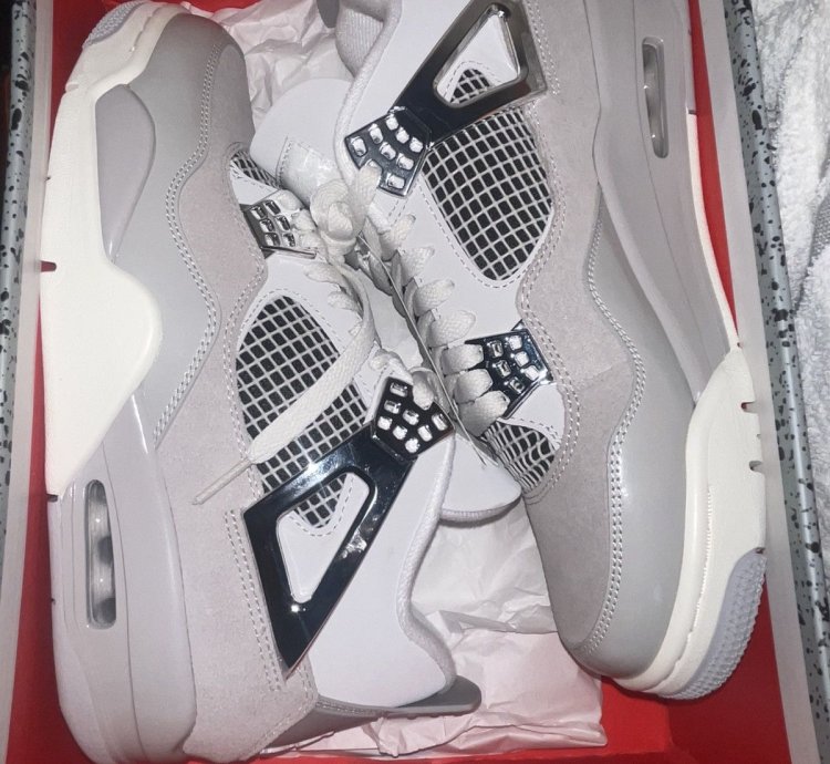 Jordan 4 frozen moments