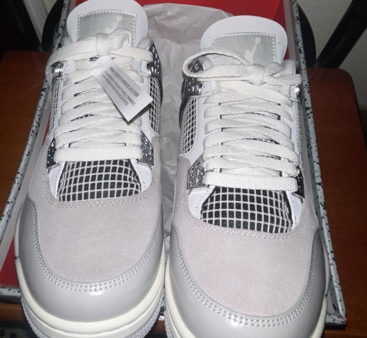 Jordan 4 frozen moments