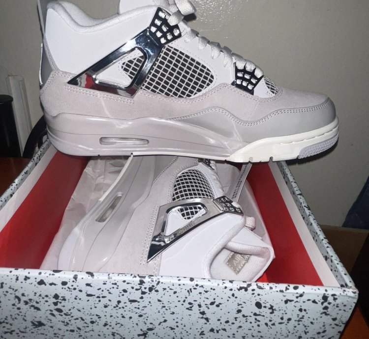 Jordan 4 frozen moments