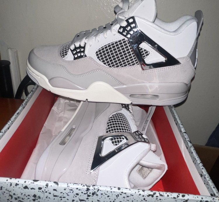 Jordan 4 frozen moments