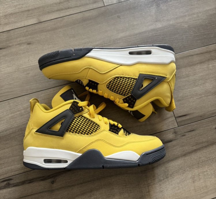Jordan 4 lightning 2021 brand new
