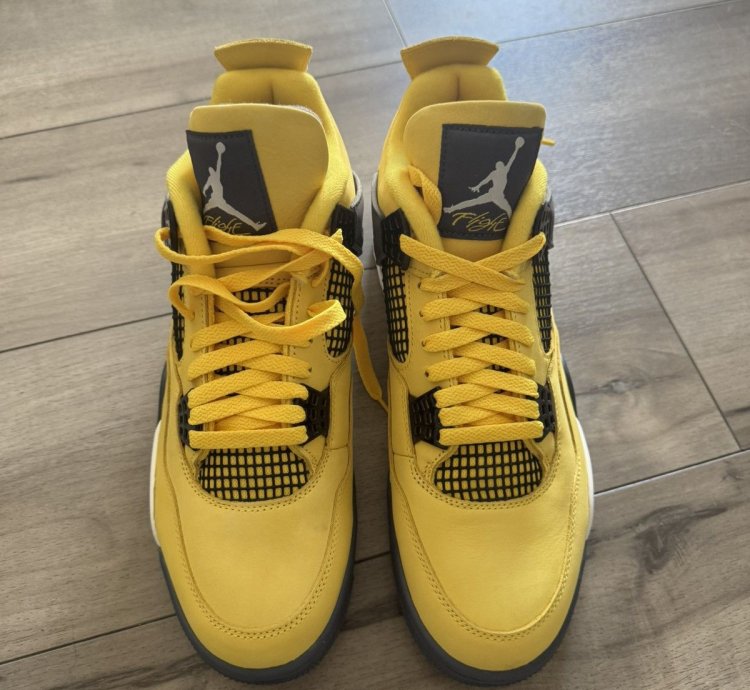 Jordan 4 lightning 2021 brand new