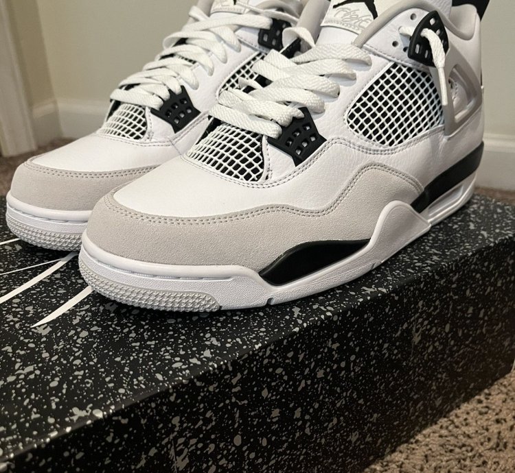 Jordan 4 Military Black