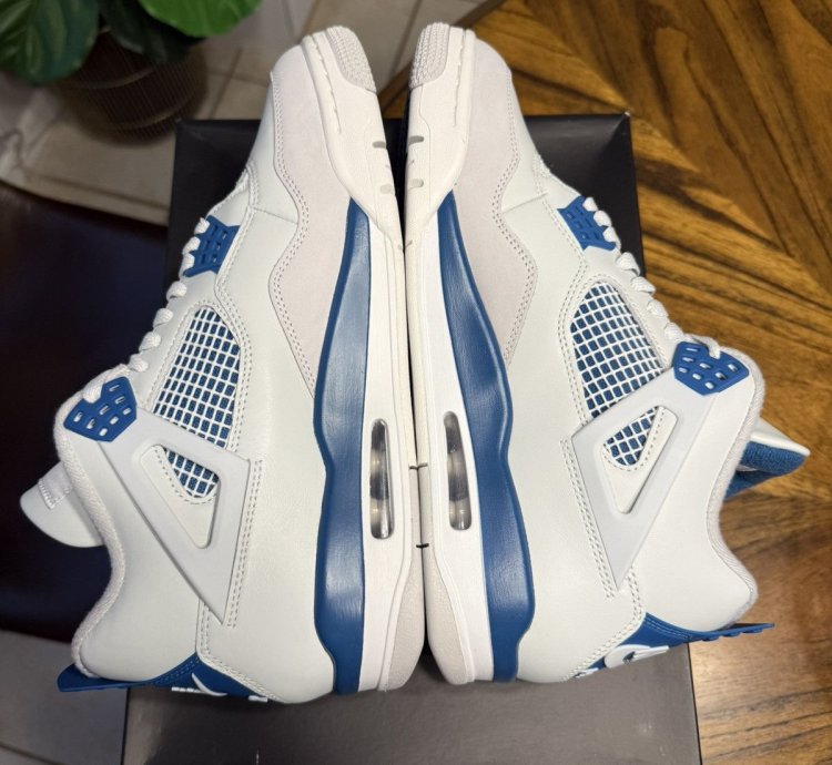 Jordan 4 Military Blue (2024)
