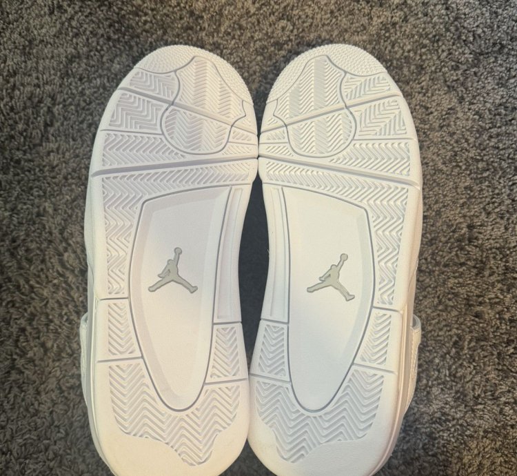 Jordan 4 Pure Money