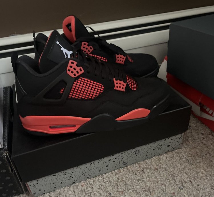 Jordan 4 Red Thunder
