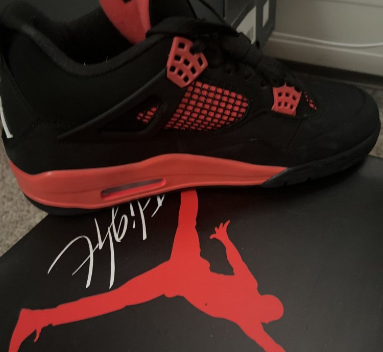 Jordan 4 Red Thunder