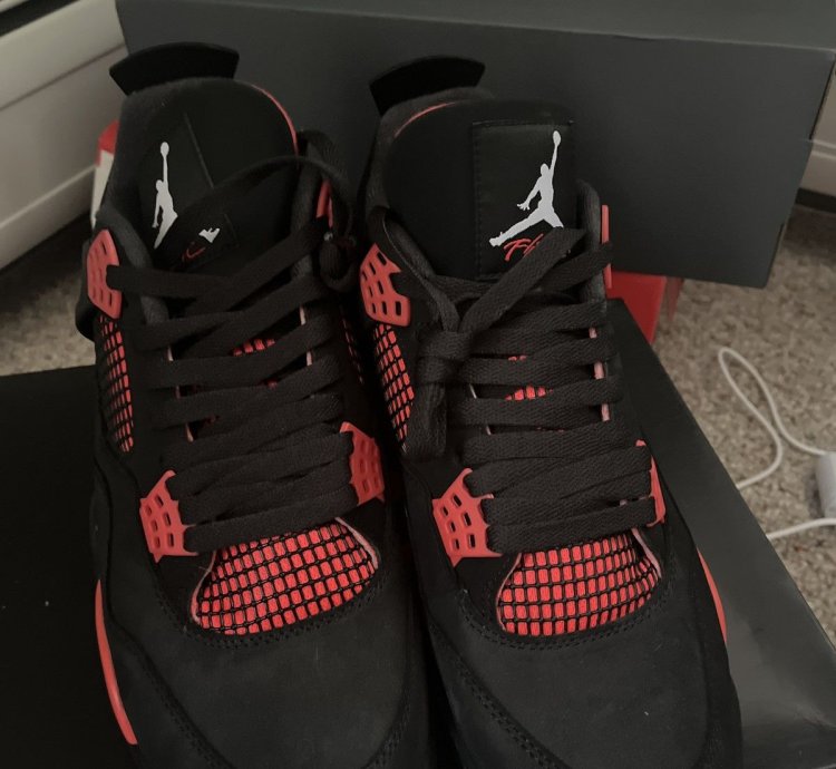 Jordan 4 Red Thunder