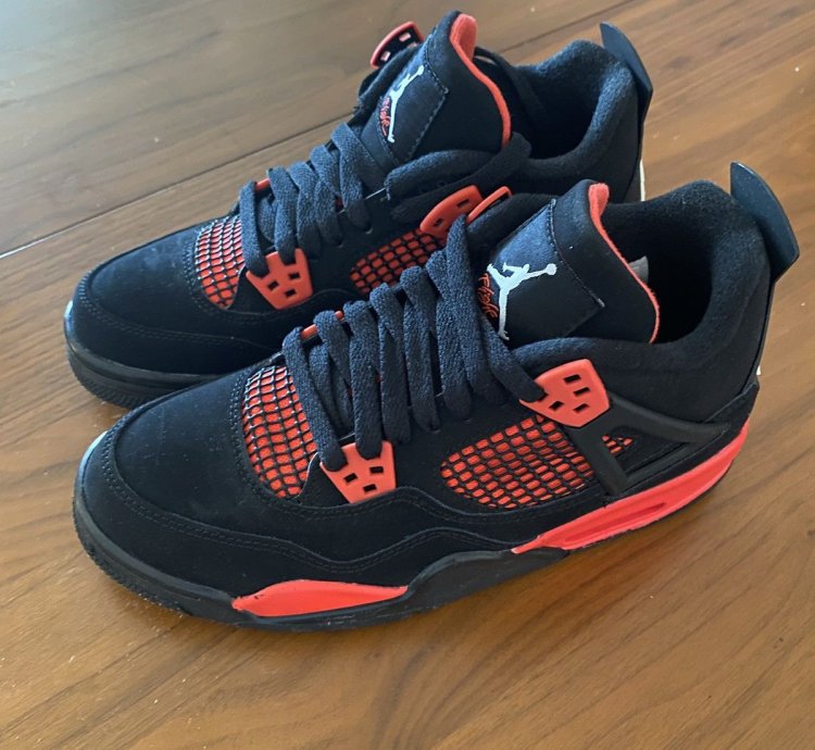 Jordan 4 Red Thunder GS size 6Y