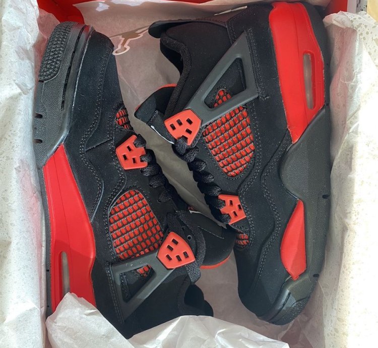 Jordan 4 Red Thunder GS size 6Y