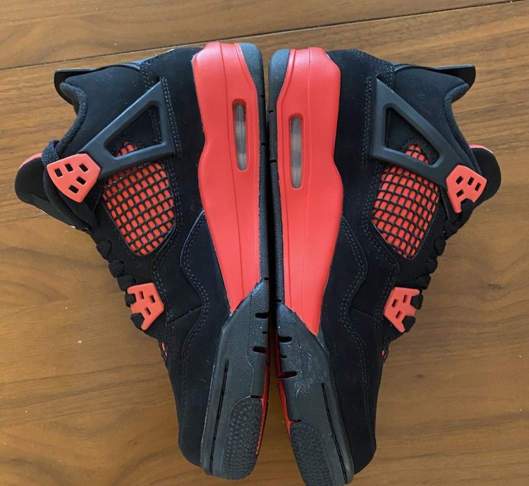 Jordan 4 Red Thunder GS size 6Y