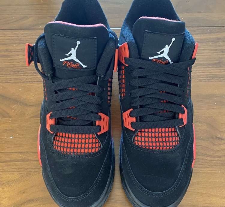 Jordan 4 Red Thunder GS size 6Y