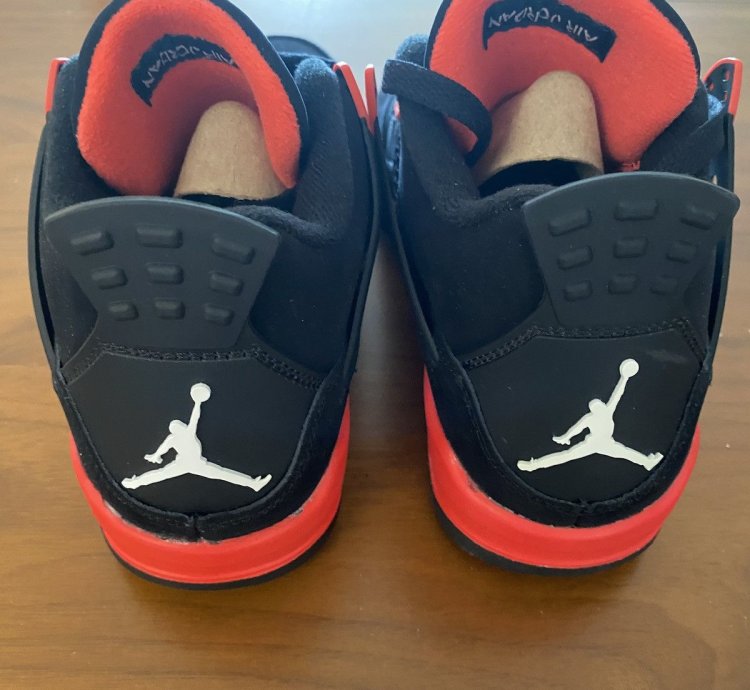 Jordan 4 Red Thunder GS size 6Y