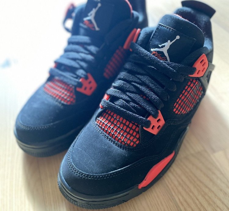 Jordan 4 Red Thunder GS size 6Y