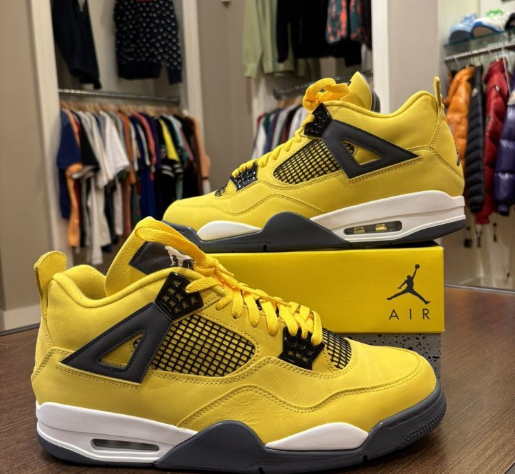 Jordan 4 Retro - Lightning