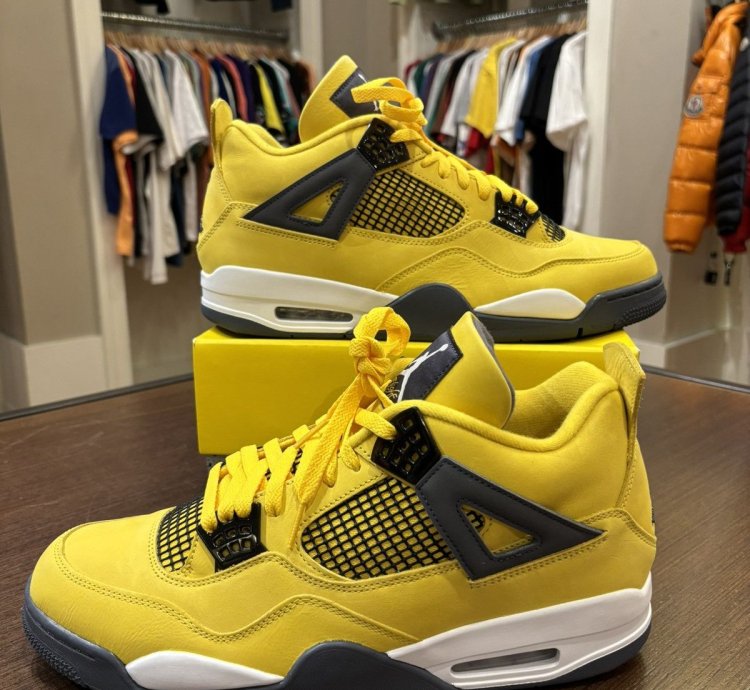 Jordan 4 Retro - Lightning