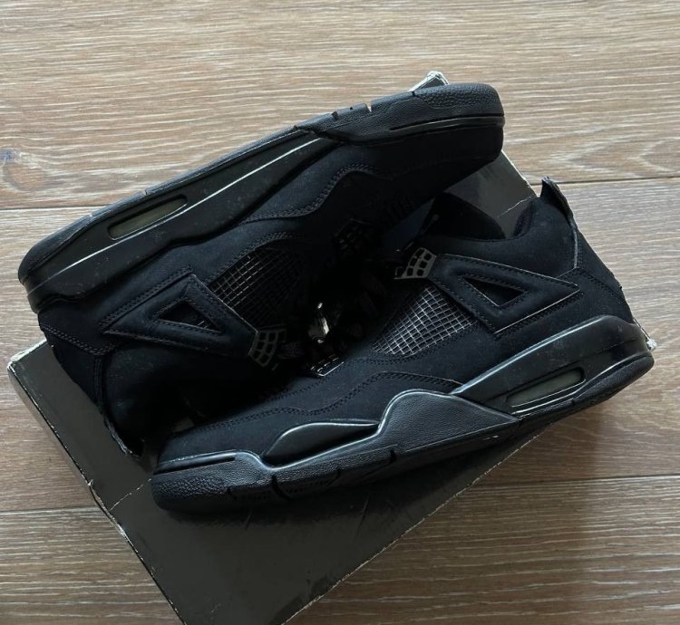 Jordan 4 Retro Black Cat (2006)