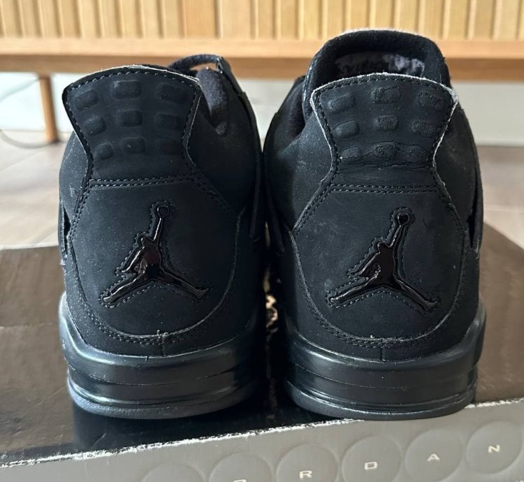 Jordan 4 Retro Black Cat (2006)