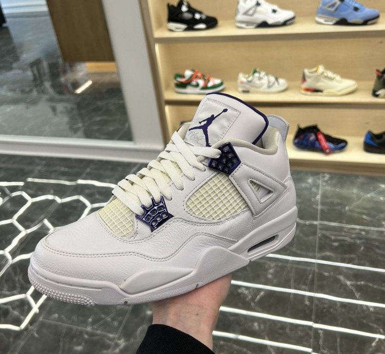 Jordan 4 Retro Metallic Purple