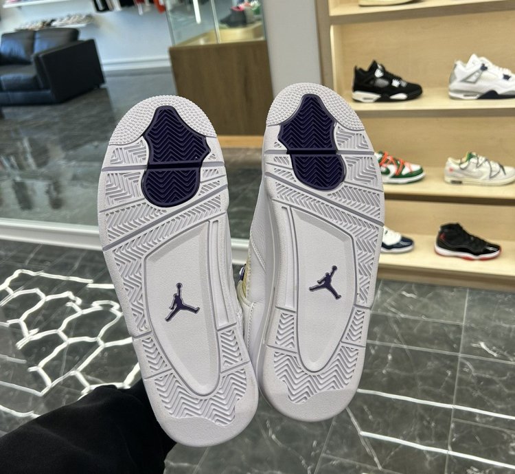 Jordan 4 Retro Metallic Purple