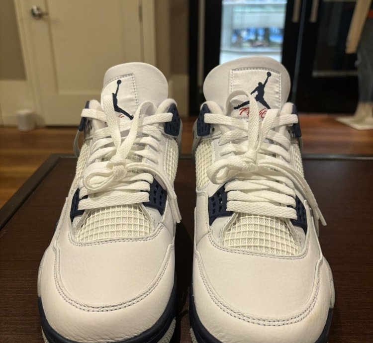 Jordan 4 Retro Midnight Navy