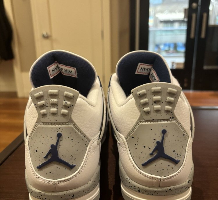 Jordan 4 Retro Midnight Navy