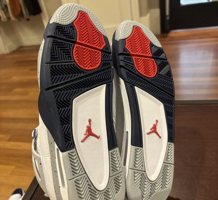 Jordan 4 Retro Midnight Navy