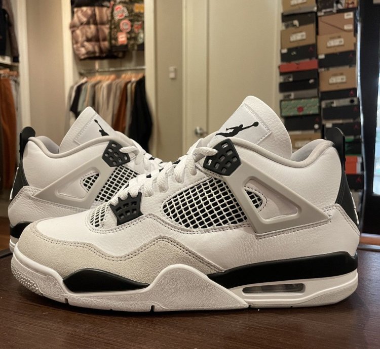 Jordan 4 Retro Military Black