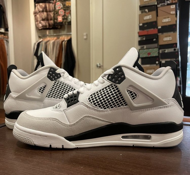 Jordan 4 Retro Military Black