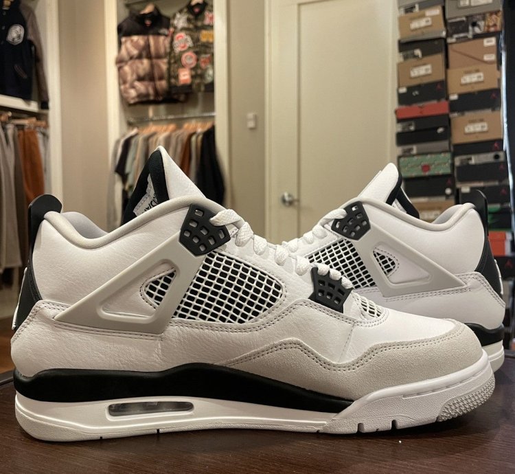 Jordan 4 Retro Military Black