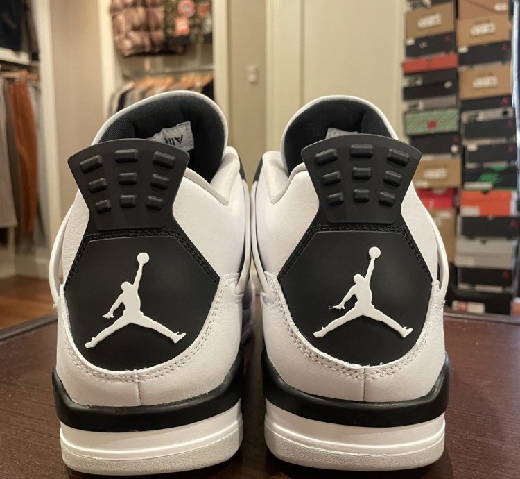 Jordan 4 Retro Military Black