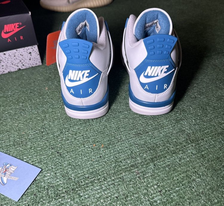 JORDAN 4 RETRO MILITARY BLUE 2024