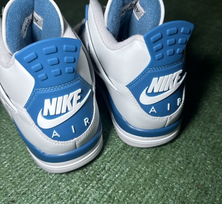 JORDAN 4 RETRO MILITARY BLUE 2024