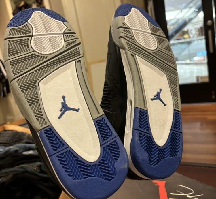 Jordan 4 Retro Motorsports Alternate