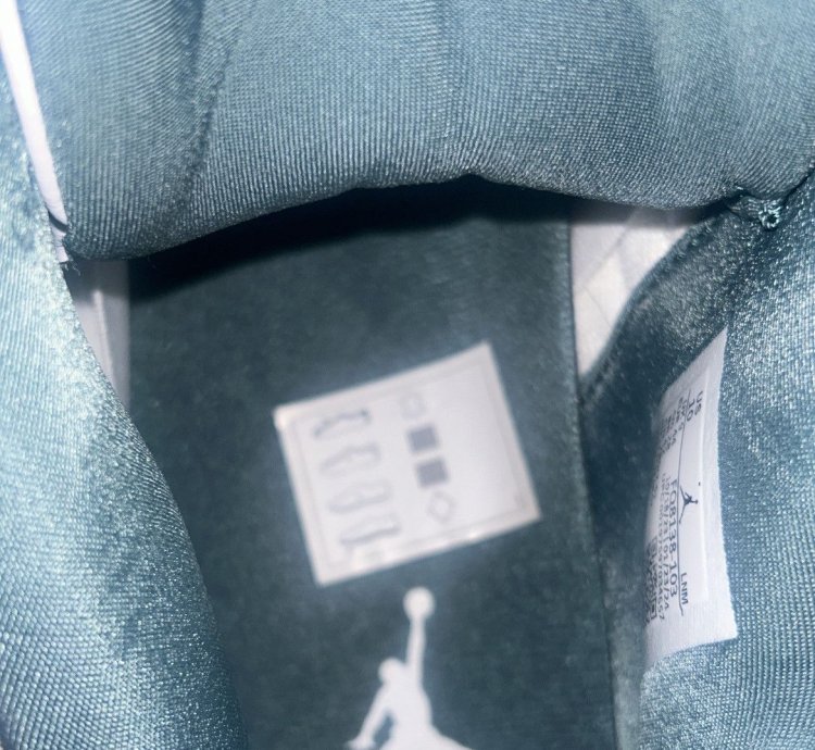 Jordan 4 Retro Oxidized Green Size 10